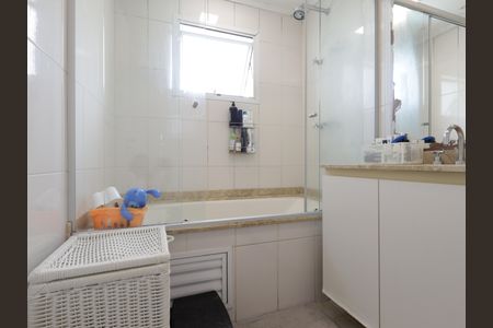 Apartamento à venda com 177m², 4 quartos e 3 vagasBanheiro da Suíte 3