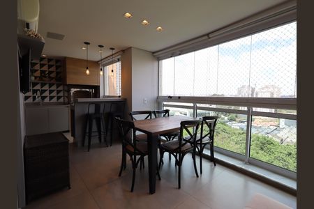 Apartamento à venda com 177m², 4 quartos e 3 vagasVaranda gourmet