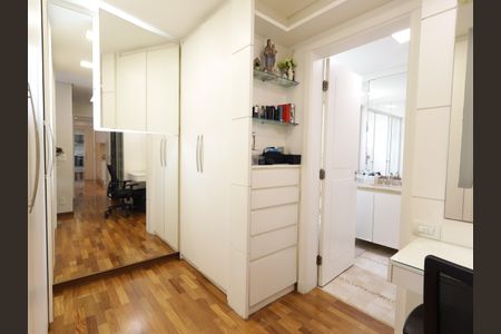 Apartamento à venda com 177m², 4 quartos e 3 vagasCloset da suíte