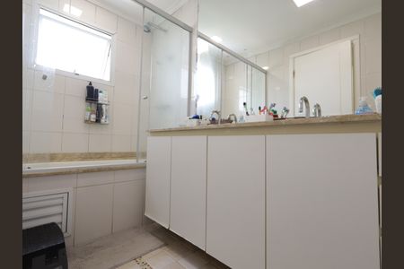 Apartamento à venda com 177m², 4 quartos e 3 vagasBanheiro da Suíte 3