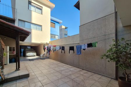 Casa à venda com 189m², 3 quartos e 3 vagasQuintal