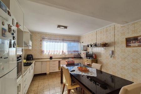 Casa à venda com 189m², 3 quartos e 3 vagasCozinha
