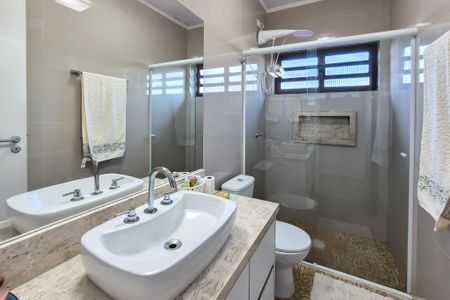 Casa à venda com 189m², 3 quartos e 3 vagasBanheiro Social