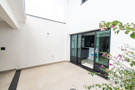 Casa à venda com 300m², 3 quartos e 4 vagasQuintal