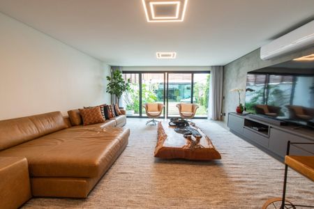 Casa à venda com 300m², 3 quartos e 4 vagasSala