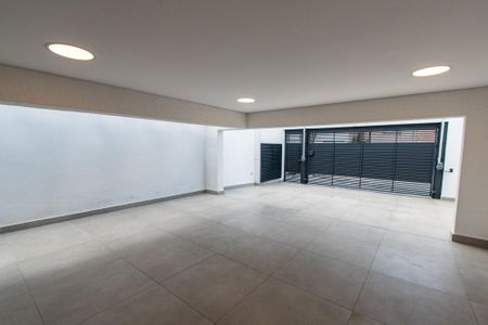 Casa à venda com 300m², 3 quartos e 4 vagasGaragem