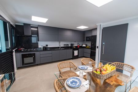 Casa à venda com 300m², 3 quartos e 4 vagasCozinha