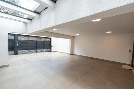 Casa à venda com 300m², 3 quartos e 4 vagasGaragem