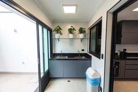 Casa à venda com 300m², 3 quartos e 4 vagasÁrea de serviço