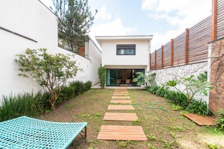 Casa à venda com 300m², 3 quartos e 4 vagasQuintal