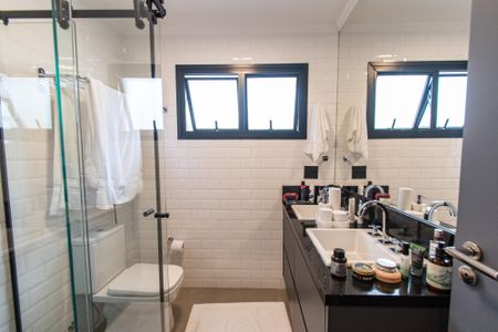 Casa à venda com 300m², 3 quartos e 4 vagasBanheiro da Suíte