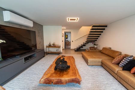 Casa à venda com 300m², 3 quartos e 4 vagasSala