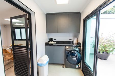 Casa à venda com 300m², 3 quartos e 4 vagasÁrea de serviço