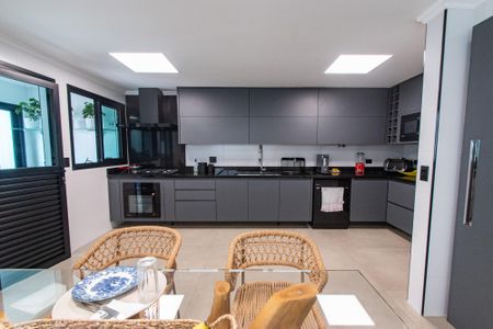 Casa à venda com 300m², 3 quartos e 4 vagasCozinha