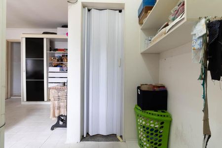 Casa à venda com 110m², 2 quartos e 2 vagasCloset da suíte