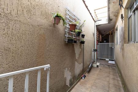 Casa à venda com 110m², 2 quartos e 2 vagasCorredor Lateral