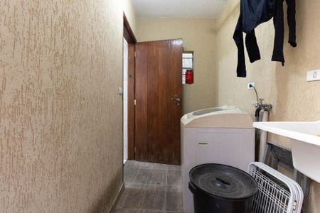 Casa à venda com 110m², 2 quartos e 2 vagasLavanderia