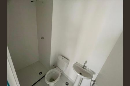 Apartamento para alugar com 32m², 2 quartos e sem vaga Apartamento para alugar com 32m², 2 quartos e sem vagaBanheiro