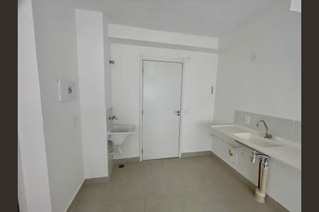 Apartamento para alugar com 32m², 2 quartos e sem vaga Apartamento para alugar com 32m², 2 quartos e sem vagaCozinha e Área de Serviço