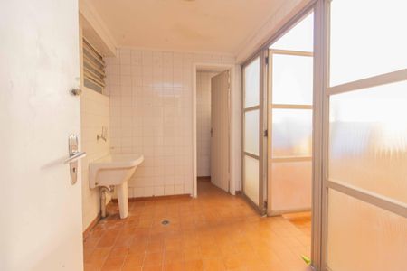 Apartamento à venda com 135m², 2 quartos e 1 vagaÁrea de Serviço