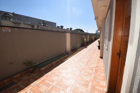 Casa de condomínio à venda com 60m², 2 quartos e 1 vaga Casa de condomínio à venda com 60m², 2 quartos e 1 vagaEntrada