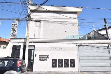 Casa de condomínio à venda com 60m², 2 quartos e 1 vaga Casa de condomínio à venda com 60m², 2 quartos e 1 vagaFachada