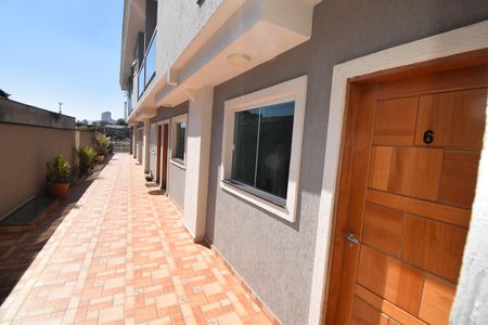 Casa de condomínio à venda com 60m², 2 quartos e 1 vaga Casa de condomínio à venda com 60m², 2 quartos e 1 vagaEntrada