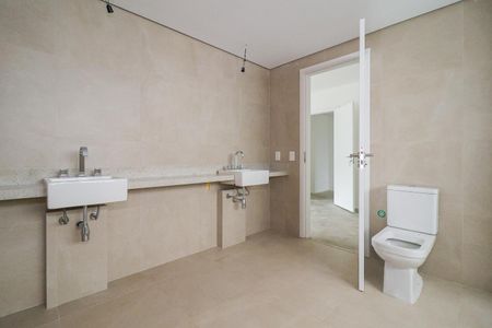 Apartamento à venda com 330m², 4 quartos e 4 vagasBanheiro da Suíte 1