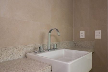 Apartamento à venda com 330m², 4 quartos e 4 vagasBanheiro da Suíte 1