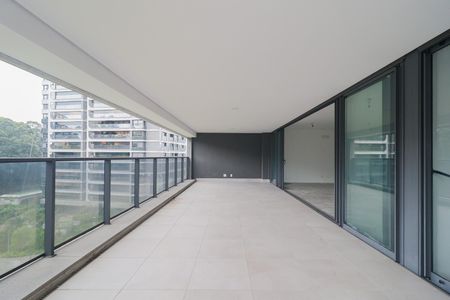 Apartamento à venda com 330m², 4 quartos e 4 vagasVaranda da Sala