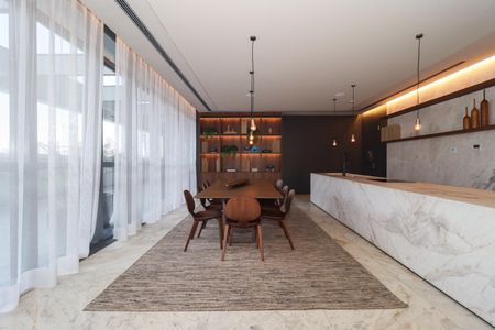Apartamento à venda com 330m², 4 quartos e 4 vagasÁrea comum - Salão de festas