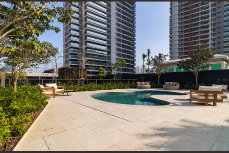 Apartamento à venda com 330m², 4 quartos e 4 vagasÁrea comum - Piscina