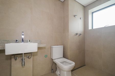 Apartamento à venda com 330m², 4 quartos e 4 vagasBanheiro da Suíte 4