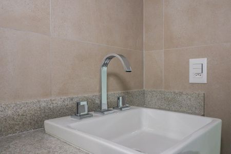 Apartamento à venda com 330m², 4 quartos e 4 vagasBanheiro da Suíte 2