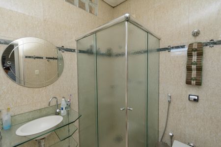 Casa à venda com 300m², 4 quartos e 3 vagas Casa à venda com 300m², 4 quartos e 3 vagasBanheiro da Suíte 2