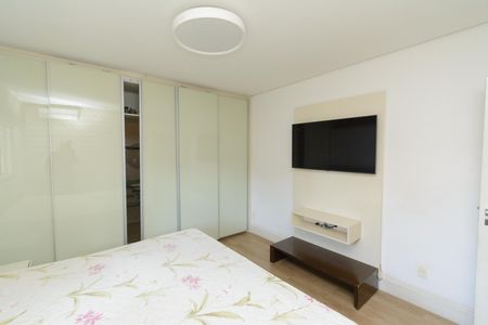 Casa à venda com 300m², 4 quartos e 3 vagas Casa à venda com 300m², 4 quartos e 3 vagasSuíte 2