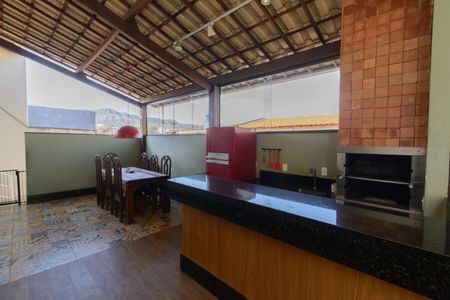 Casa à venda com 300m², 4 quartos e 3 vagas Casa à venda com 300m², 4 quartos e 3 vagasEspaço Gourmet