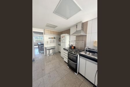 Apartamento à venda com 224m², 4 quartos e 3 vagasFoto 05