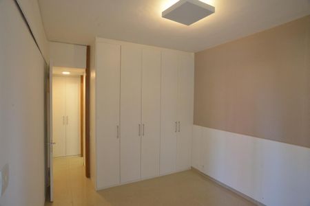 Apartamento à venda com 71m², 1 quarto e 1 vagaQuarto