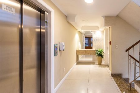 Apartamento para alugar com 97m², 2 quartos e 1 vagaHall social