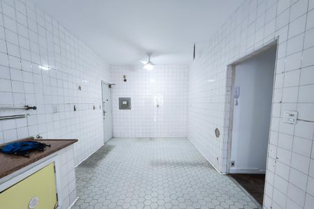 Apartamento à venda com 191m², 4 quartos e 1 vagaCozinha