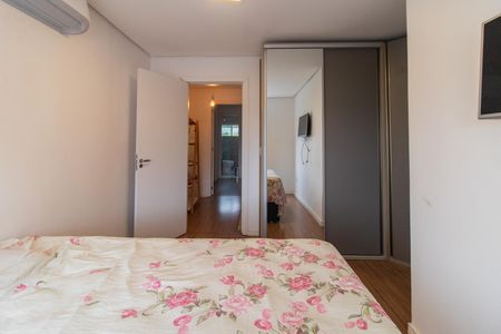 Suíte 1 de casa à venda com 3 quartos, 195m² em Guarujá, Porto Alegre