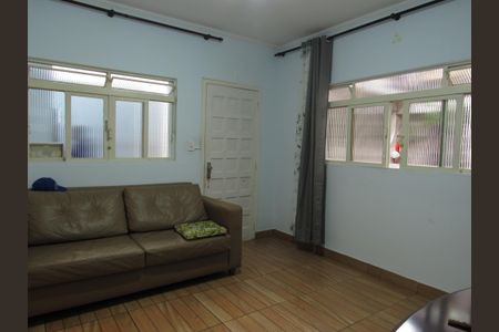 Casa à venda com 250m², 1 quarto e 4 vagasSala