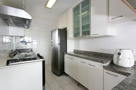 Apartamento à venda com 92m², 3 quartos e 2 vagasCozinha