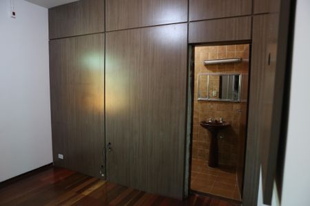 Casa para alugar com 350m², 6 quartos e 4 vagasQuarto 4