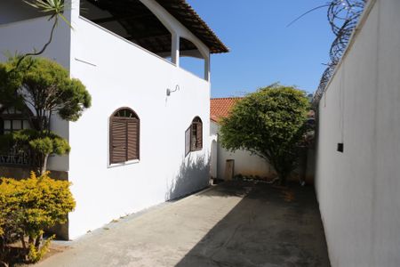 Casa para alugar com 350m², 6 quartos e 4 vagasQuintal