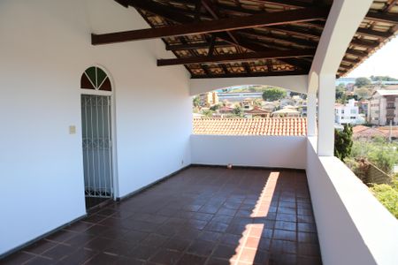 Casa para alugar com 350m², 6 quartos e 4 vagasVaranda