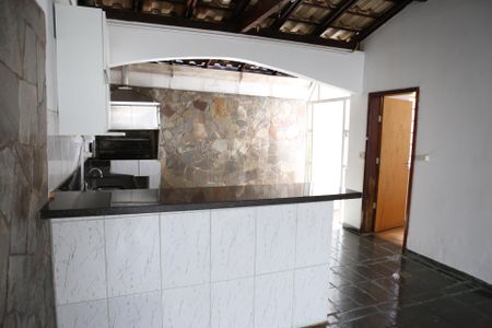 Casa para alugar com 350m², 6 quartos e 4 vagasCozinha Externa