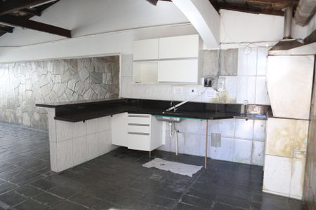 Casa para alugar com 350m², 6 quartos e 4 vagasCozinha Externa