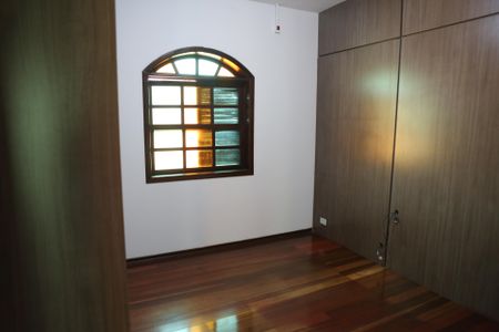 Casa para alugar com 350m², 6 quartos e 4 vagasQuarto 4